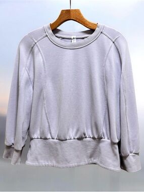Lululemon Softstreme Ribbed-Hem Pullover in lavender  size 8